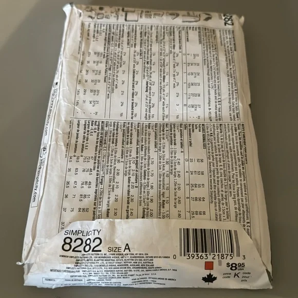 Simplicity Costumes Pattern 8282 - Picture 3 of 3